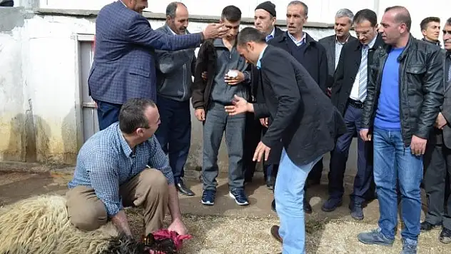 Adilcevaz Afrin gazisini bağrına bastı