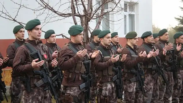 Afrin'de görev yapacak özel harekatçılar tekbirlerle uğurlandı