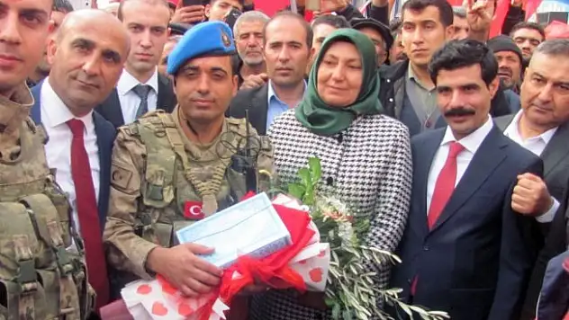 Afrin'e giden özel birliklere çok özel karşılama