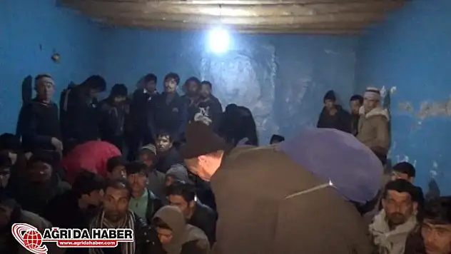 Ağrı Merkezli Göçmen Kaçakçılarına Operasyon! 19 Gözaltı