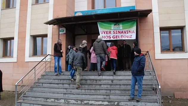 Ağrı'da Siyer Sınavına 5 bin kişi katıldı