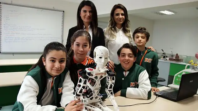 Amaçları askerlerin yanında savaşacak robot yapmak