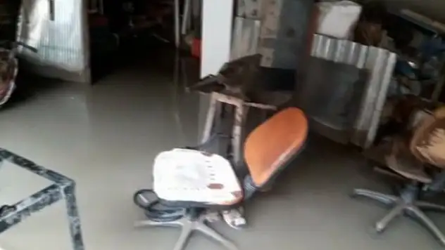 Aniden bastıran yağış su baskınlarına neden oldu