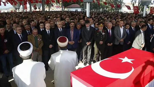 Antalya şehidini son yolculuğuna uğurladı