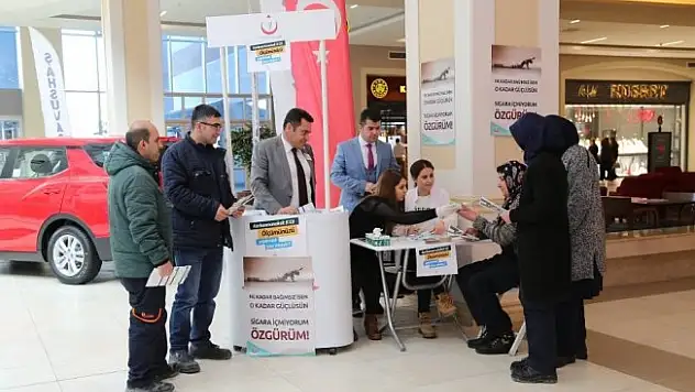AVM'lerde sigaranın zararlarını anlatıldı