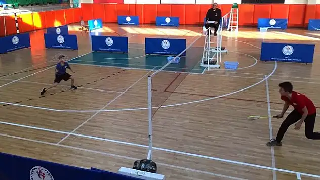 Badmintoncular çeyrek finale yükseldi