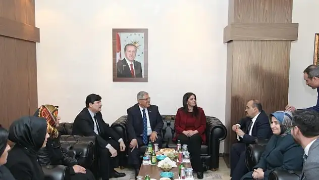Bakan Sarıeroğlu BEÜ ziyaret etti