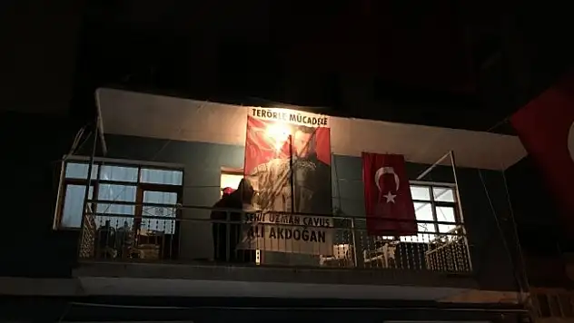 Bakanlardan şehit ailesine ziyaret