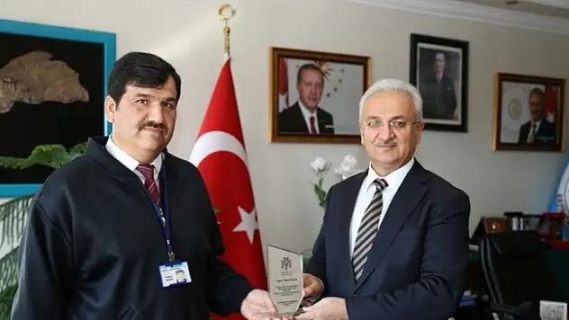 Başarılı şoförler plaketle ödüllendirildi