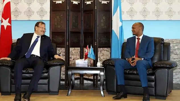 Başbakan Yardımcısı Çavuşoğlu, Somali'de