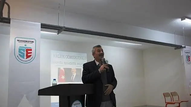 Başkan Cömertoğlu kent sorunları ve yerel yönetimleri anlattı