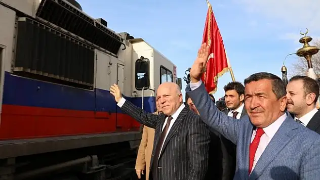 Başkan Sekmen Doğu Ekspresi'nin yolcularına Erzurum'u tanıttı