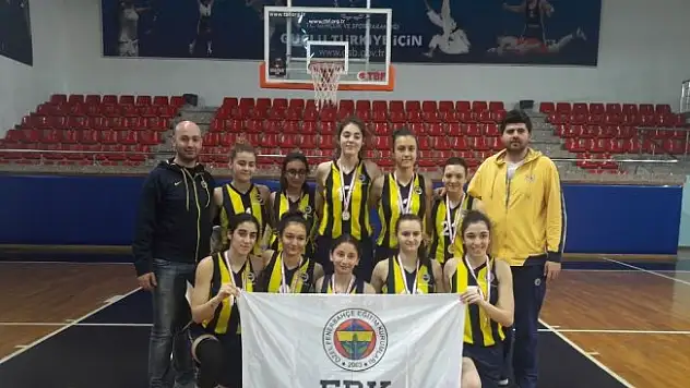 Basketbol grup müsabakaları sona erdi