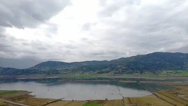 Beydağ Barajındaki kuraklık üreticiyi vurdu