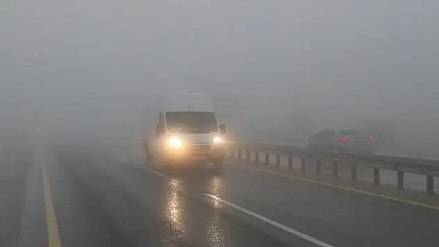 Bolu Dağı'nda ulaşıma yoğun sis ve yağmur engeli