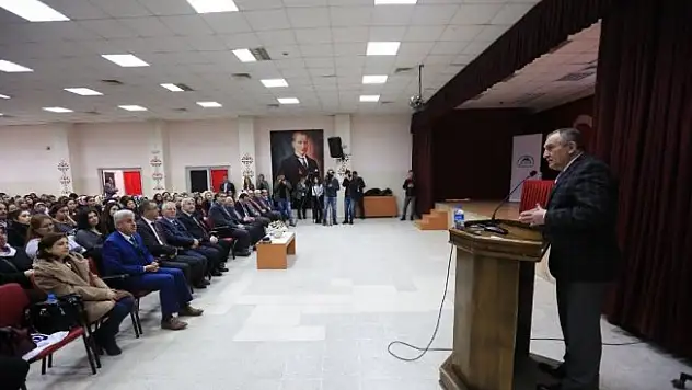 Bolu'da, 'Bilgisayarınla değil benimle konuş' konferansı