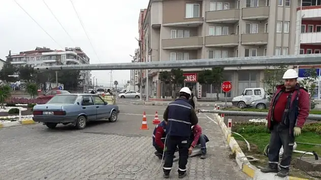 Burhaniye caddeleri ışıl ışıl