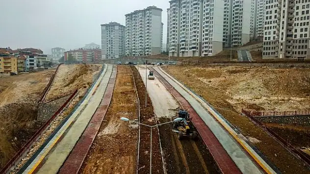 Büyükşehir 2017'de 813 kilometre yol çalışması yaptı