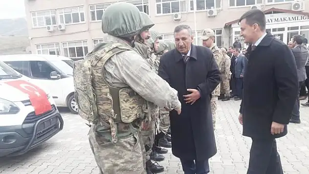 Çermik ve Çüngüş'ten 26 güvenlik korucusu Afrin'e uğurlandı