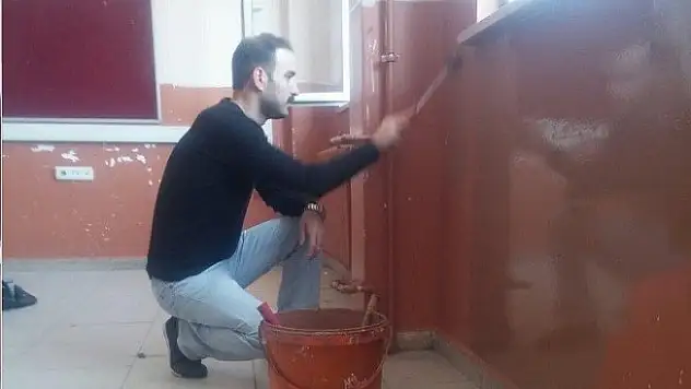 Çıldır Lisesindeki sınıflara tadilat yapıldı