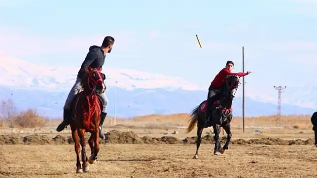 Cirit müsabakaları nefes kesti