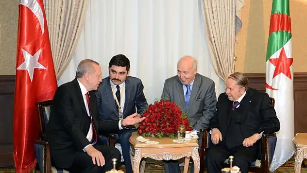 Cumhurbaşkanı Erdoğan, Cezayirli mevkidaşıyla görüştü