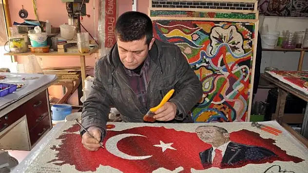 Cumhurbaşkanı Erdoğan'ı mozaikle resmetti