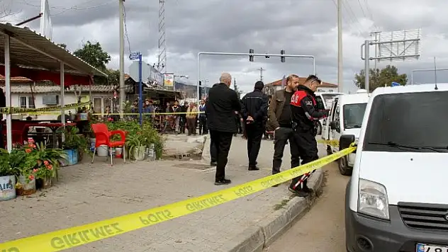 Dehşet: Oğlu ve gelinine kurşun yağdırdı