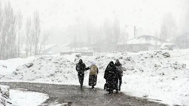 Doğu Anadolu Bölgesi yeniden kar yağışı