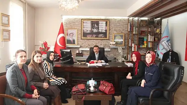 Eğitim-Bir-Sen Kadın Kollarından İl Müdürü Yıldız'a Ziyaret