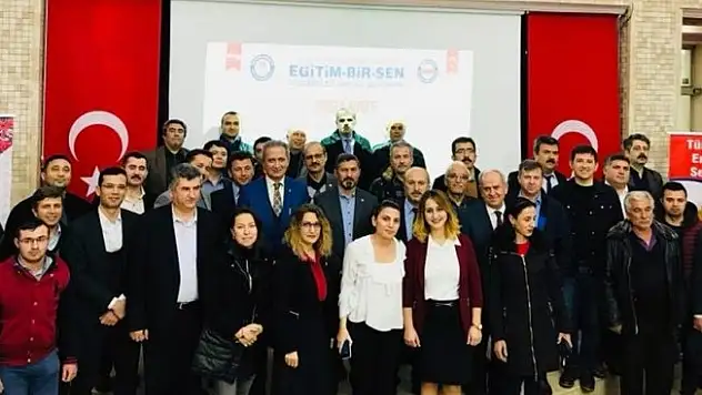 Eğitim Bir-Sen sendikanın hizmet sınıfları ile bir araya geldi