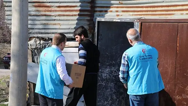 Elazığ'da 200 aileye yardım