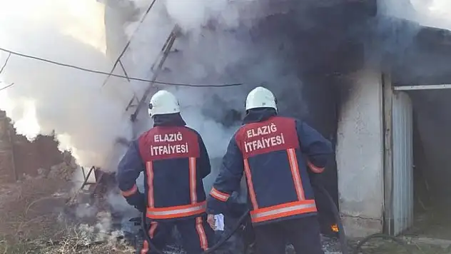 Elazığ'da ev yangını
