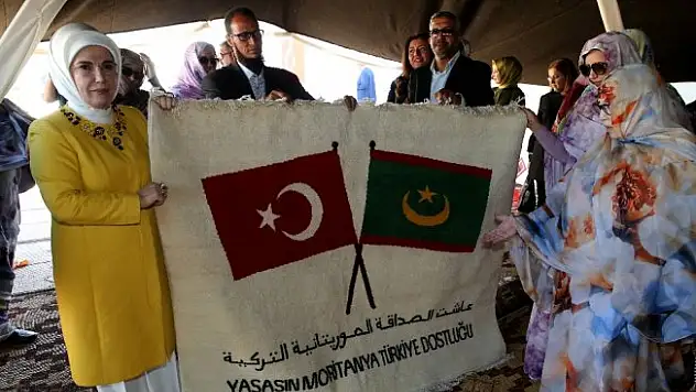Emine Erdoğan'dan Moritanya Maarif Vakfı okuluna ziyaret