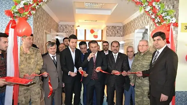 Erciş'te Deprem Şehitleri Öğretmenevi Restoranı Hizmete Açıldı