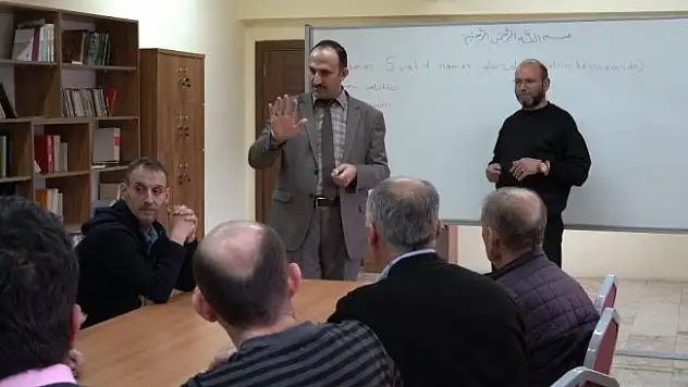 Erzincan'da işitme engellilere Kur'an ve dini bilgiler kursları veriliyor