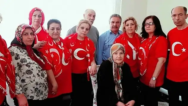 Eskişehir Sultanlar Zeybek Ekibi şehit ailesine taziye ziyaretinde bulundu