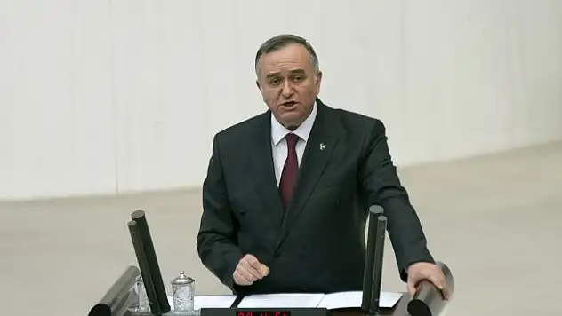 'Fesatlıktan kuduruyor'