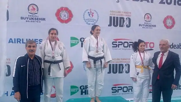 Görme engelli Vanlı Esmer Taşkın, judo şampiyonasında Türkiye ikincisi oldu