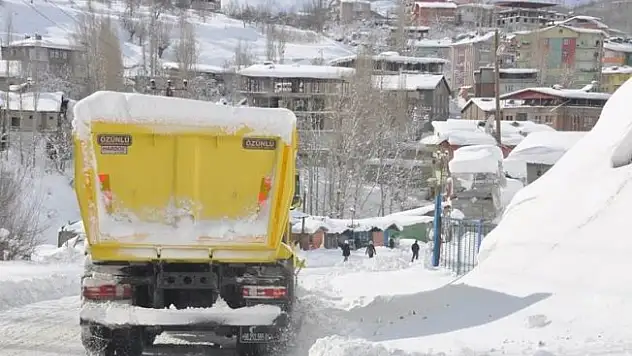 Hakkari'de 3 köy ile 8 mezra yolu ulaşıma kapandı