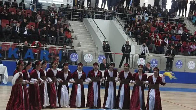 Hakkari'de okullar arası halk oyanları il birinciliği sonuçlandı