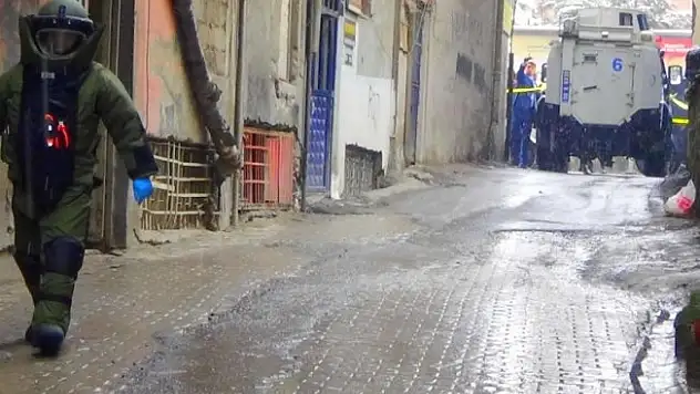 Hakkari'de şüpheli poşet polisi alarma geçirdi