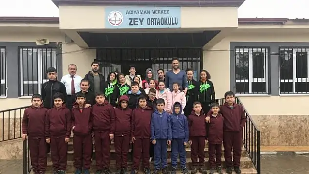 Hayırseverlerden öğrencilere eşofman yardımı
