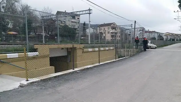 Hemzemin geçite tel örgü çekildi