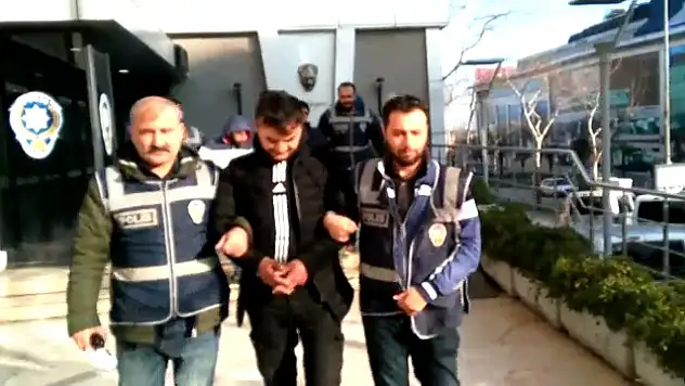 Hırsızları güvenlik kamerası ele verdi