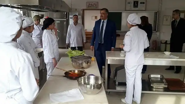 İl Milli Eğitim Müdürü Tevke'den okul ziyaretleri