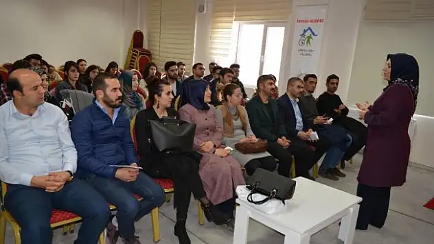 İpekyolu'nda 'uyuşturucuyla mücadele' konulu toplantı