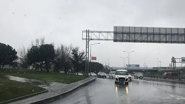 İstanbul'da kar yağışı başladı