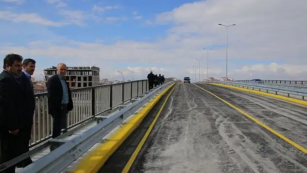 Karaman'da Sanayi Köprülü Kavşağı trafiğe açıldı