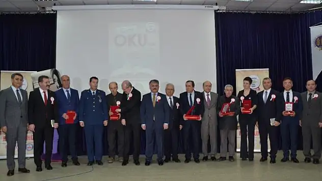 Karesi'de her sınıfa kütüphane